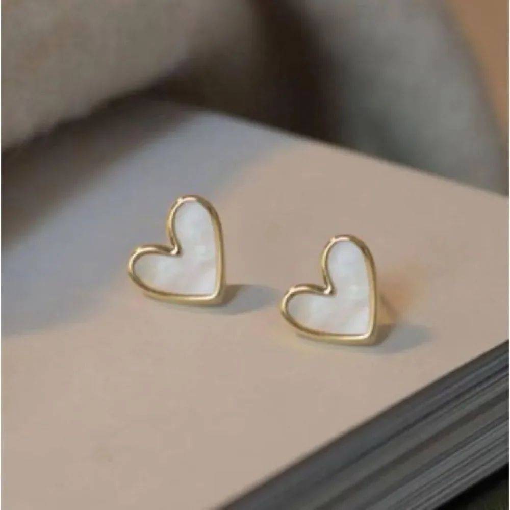 White Heart Earrings #1627